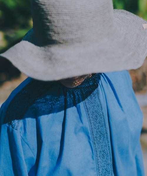 studio CLIP（スタディオクリップ）の「【はなさんコラボ】幾何学柄刺繍ブラウス（シャツ/ブラウス・レディース・グリーン/ホワイト/ブルー/スモーク・FREE）」の15枚目の写真