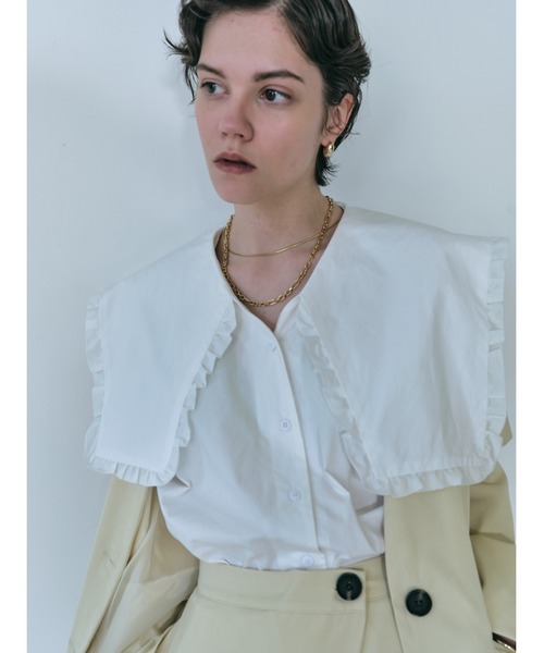 HANNE(アン)の「ビッグカラーフリルブラウス(シャツ/ブラウス・レディース・ホワイト/ネイビー・フリー)」の3枚目の写真