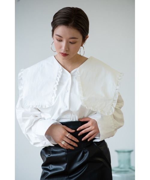 HANNE(アン)の「ビッグカラーフリルブラウス(シャツ/ブラウス・レディース・ホワイト/ネイビー・フリー)」の8枚目の写真