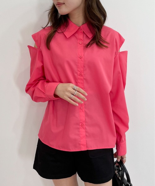 EPIMI E'PIMMY（エピミエピミー）の「ショルダー＆バックオープンシャツ（シャツ/ブラウス・レディース・オフホワイト/ピンク/ブルー・MEDIUM）」の3枚目の写真