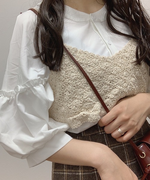 Cham.(チャム)の「マクラメビスチェ(ベスト・レディース・ベージュ・F)」の2枚目の写真