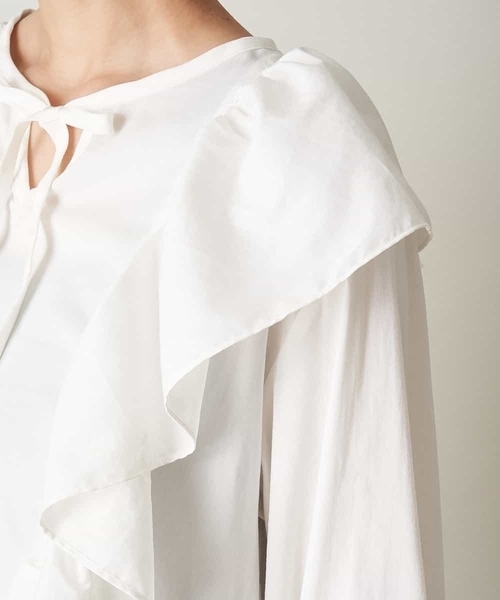 A de a.v.v（アードアー・ヴェ・ヴェ）の「襟リボンフリルブラウス（シャツ/ブラウス・レディース・ホワイト/ベージュ/ブラック・38/36）」の7枚目の写真