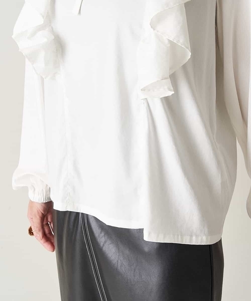 A de a.v.v（アードアー・ヴェ・ヴェ）の「襟リボンフリルブラウス（シャツ/ブラウス・レディース・ホワイト/ベージュ/ブラック・38/36）」の11枚目の写真