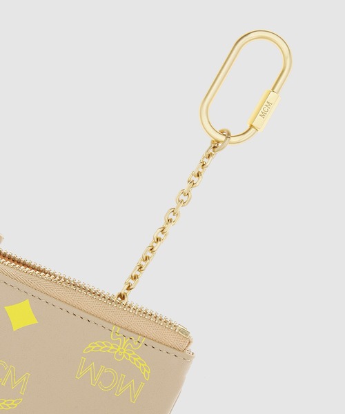 MCM（エムシーエム）の「【ノベルティ付き】キーポーチ - カラースプラッシュロゴレザー（キーケース/キーアクセサリー・レディース・ベージュ/ライトグリーン・ONE SIZE）」の5枚目の写真