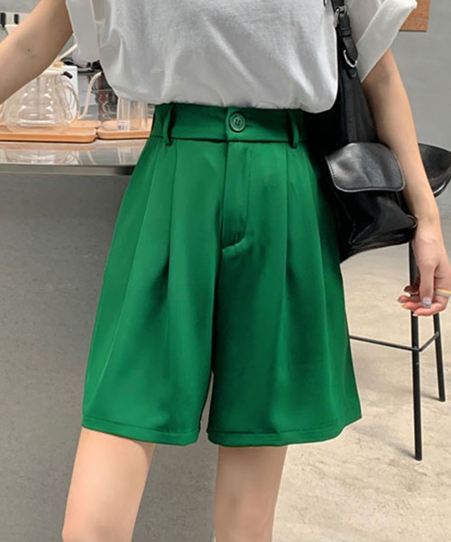 me+em select（ミームセレクト）の「※※【 5色展開 ／選べる３サイズ 】ハイウエストカラータックショートパンツ（その他パンツ・レディース・ホワイト/ブラック/ブルー/グリーン/モカ・SMALL/MEDIUM/LARGE）」の4枚目の写真