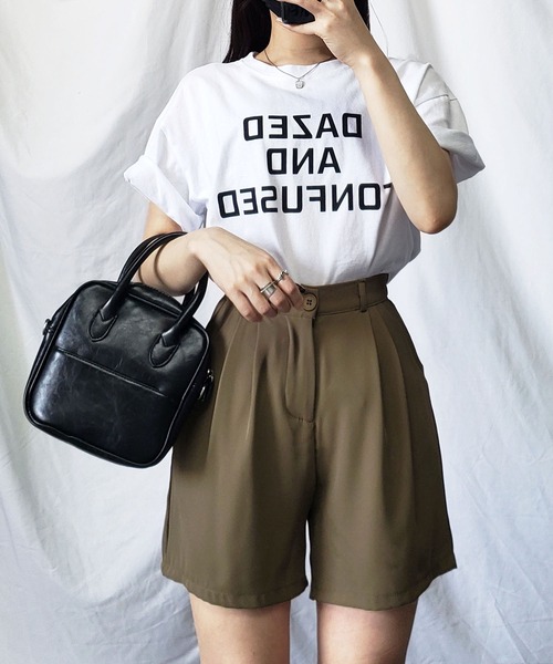 me+em select（ミームセレクト）の「※※【 5色展開 ／選べる３サイズ 】ハイウエストカラータックショートパンツ（その他パンツ・レディース・ホワイト/ブラック/ブルー/グリーン/モカ・SMALL/MEDIUM/LARGE）」の3枚目の写真