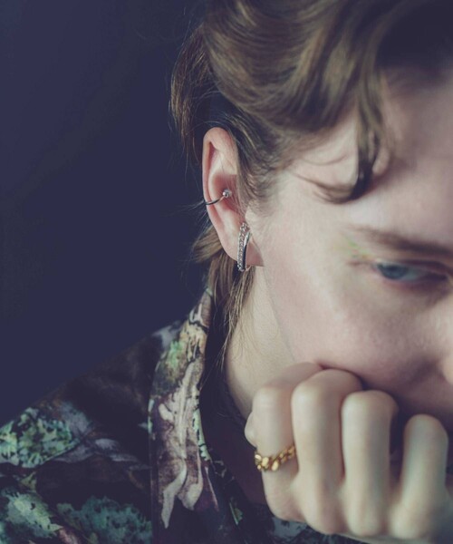 and cloud（アンドクラウド）の「Pearl Earcuff（イヤーカフ・レディース・ブラック/シルバー/イエローゴールド・FREE）」の14枚目の写真