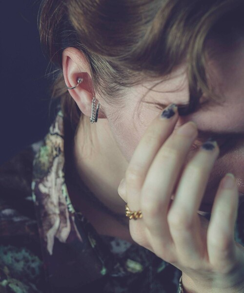 and cloud（アンドクラウド）の「Pearl Earcuff（イヤーカフ・レディース・ブラック/シルバー/イエローゴールド・FREE）」の13枚目の写真