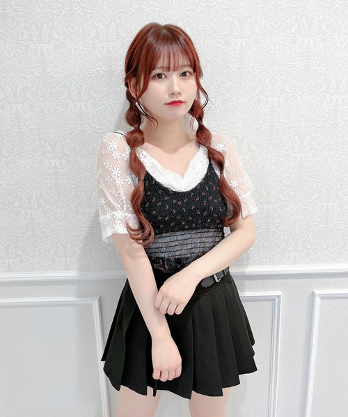 Rmine(アールマイン)の「フラワープリントシャーリングキャミ(キャミソール・レディース・ホワイト/ブラック・FREE)」の6枚目の写真