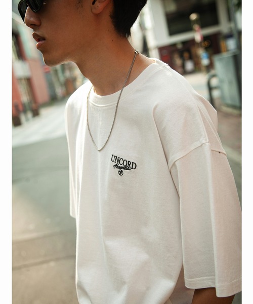 UNCORD（アンコード）の「【UNCORD】One point big silhouette T-shirt / ワンポイント ロゴ ビッグシルエット 半袖 Tシャツ（Tシャツ/カットソー・メンズ・ホワイト/ブラック/オートミール/ネイビー/カーキ/ブラウン/ホワイト系/ブラック系/アイボリー系/ネイビー系/カーキ系/ブラウン系/ブルー系1/ブルー/アイボリー系1/ネイビー系1/ホワイト系1/ブラック系1/ブラック系2/ブラック系4/ホワイト系2/ホワイト系3/ホワイト系4/ブラック系3・MEDIUM/LARGE/X-LARGE）」の6枚目の写真