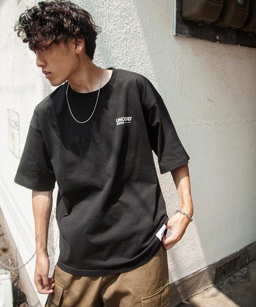 UNCORD（アンコード）の「【UNCORD】One point big silhouette T-shirt / ワンポイント ロゴ ビッグシルエット 半袖 Tシャツ（Tシャツ/カットソー・メンズ・ホワイト/ブラック/オートミール/ネイビー/カーキ/ブラウン/ホワイト系/ブラック系/アイボリー系/ネイビー系/カーキ系/ブラウン系/ブルー系1/ブルー/アイボリー系1/ネイビー系1/ホワイト系1/ブラック系1/ブラック系2/ブラック系4/ホワイト系2/ホワイト系3/ホワイト系4/ブラック系3・MEDIUM/LARGE/X-LARGE）」の11枚目の写真
