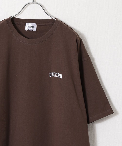 UNCORD（アンコード）の「【UNCORD】One point big silhouette T-shirt / ワンポイント ロゴ ビッグシルエット 半袖 Tシャツ（Tシャツ/カットソー・メンズ・ホワイト/ブラック/オートミール/ネイビー/カーキ/ブラウン/ホワイト系/ブラック系/アイボリー系/ネイビー系/カーキ系/ブラウン系/ブルー系1/ブルー/アイボリー系1/ネイビー系1/ホワイト系1/ブラック系1/ブラック系2/ブラック系4/ホワイト系2/ホワイト系3/ホワイト系4/ブラック系3・MEDIUM/LARGE/X-LARGE）」の13枚目の写真