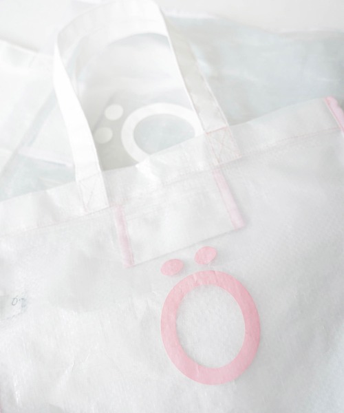 omom sot（オムオムソット）の「リバーシブル レジャー バッグ omom sot（トートバッグ・レディース・ホワイト/ピンク・F）」の6枚目の写真