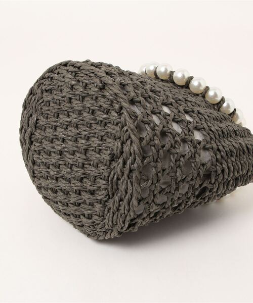 Te chichi(テチチ)の「パールハンドルペーパーバッグ(トートバッグ・レディース・ベージュ/チャコール・フリ-)」の6枚目の写真