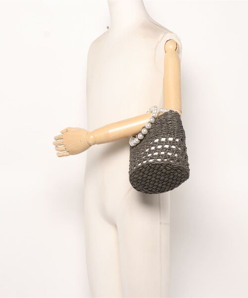 Te chichi(テチチ)の「パールハンドルペーパーバッグ(トートバッグ・レディース・ベージュ/チャコール・フリ-)」の5枚目の写真