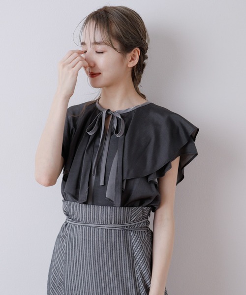 LADYMADE(レディメイド)の「BIGカラー2WAYフレアスリーブブラウス(シャツ/ブラウス・レディース・アイボリー/ベージュ/イエロー×グリーン/ブラック・FREE)」の3枚目の写真