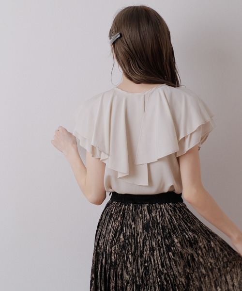 LADYMADE(レディメイド)の「BIGカラー2WAYフレアスリーブブラウス(シャツ/ブラウス・レディース・アイボリー/ベージュ/イエロー×グリーン/ブラック・FREE)」の9枚目の写真