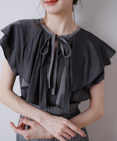 LADYMADE(レディメイド)の「BIGカラー2WAYフレアスリーブブラウス(シャツ/ブラウス・レディース・アイボリー/ベージュ/イエロー×グリーン/ブラック・FREE)」の21枚目の写真