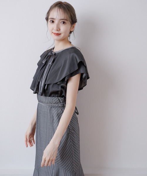 LADYMADE(レディメイド)の「BIGカラー2WAYフレアスリーブブラウス(シャツ/ブラウス・レディース・アイボリー/ベージュ/イエロー×グリーン/ブラック・FREE)」の22枚目の写真