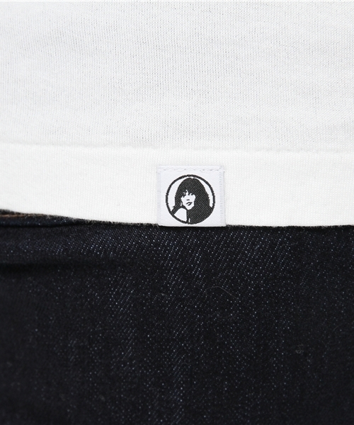 HYSTERIC GLAMOUR（ヒステリックグラマー）の「SKATEBOAD GIRL pt VネックT-SH（Tシャツ/カットソー・レディース・ホワイト/ブルー/ブラック・FREE）」の10枚目の写真