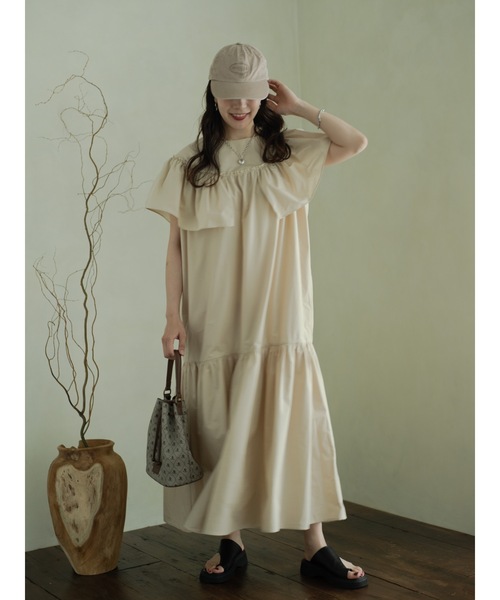 JUMELLE(ジュメロ)の「フリルボリュームワンピース(ワンピース・レディース・ベージュ・FREE)」の2枚目の写真