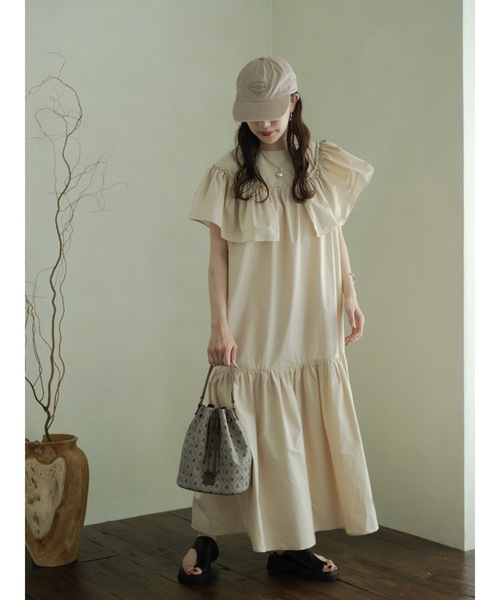 JUMELLE(ジュメロ)の「フリルボリュームワンピース(ワンピース・レディース・ベージュ・FREE)」の12枚目の写真