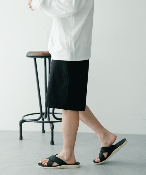 ITEMS URBANRESEARCH(アイテムズ アーバンリサーチ)の「コットンchino ワイドショートパンツ(その他パンツ・メンズ・ブラック/ベージュ/グレー・MEDIUM/LARGE)」の2枚目の写真