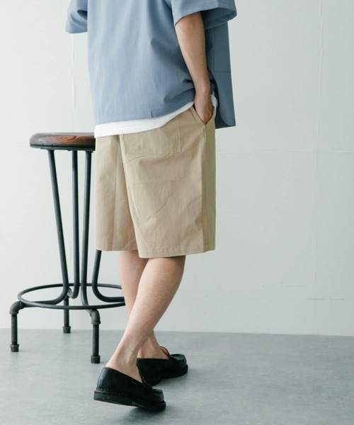 ITEMS URBANRESEARCH(アイテムズ アーバンリサーチ)の「コットンchino ワイドショートパンツ(その他パンツ・メンズ・ブラック/ベージュ/グレー・MEDIUM/LARGE)」の4枚目の写真