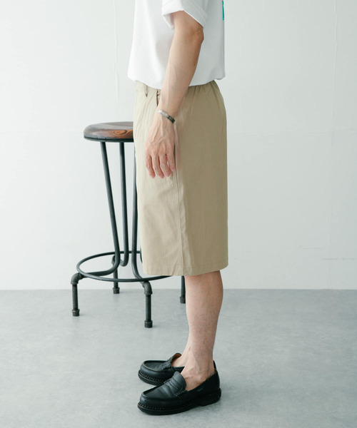 ITEMS URBANRESEARCH(アイテムズ アーバンリサーチ)の「コットンchino ワイドショートパンツ(その他パンツ・メンズ・ブラック/ベージュ/グレー・MEDIUM/LARGE)」の21枚目の写真