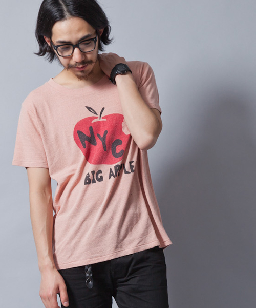 AMERICAN RAG CIE（アメリカンラグシー）の「AMERICAN RAG CIE シルク100%Ｔシャツ「NYC」（Tシャツ/カットソー・メンズ・ホワイト×グリーン/ホワイト×レッド/ピンク・2/1/3）」の5枚目の写真