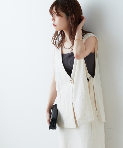 natural couture(ナチュラルクチュール)の「サイドスリットノーカラージレ(その他アウター・レディース・ブラック/ベージュ/オフホワイト・FREE)」の5枚目の写真