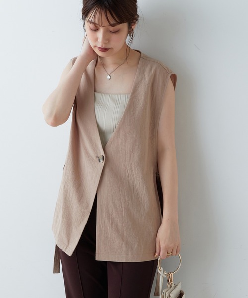 natural couture(ナチュラルクチュール)の「サイドスリットノーカラージレ(その他アウター・レディース・ブラック/ベージュ/オフホワイト・FREE)」の12枚目の写真