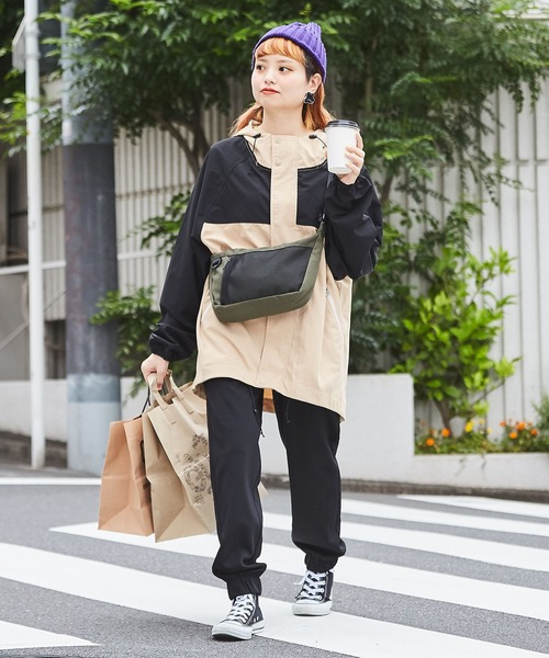 CUBE SUGAR（キューブシュガー）の「無地配色ショルダーバッグ（ショルダーバッグ・レディース・ブラック/ベージュ/カーキ・M）」の10枚目の写真