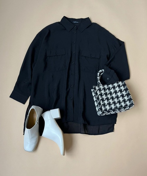 ＪＵＧＬＡＮＳ（ユグランス）の「☆ マストハブアイテム。シアBIGーシャツ　341003（シャツ/ブラウス・レディース・オレンジ/グリーン/ブラック/ベージュ/ピンク/グレー系その他/ブルー・FREE）」の2枚目の写真