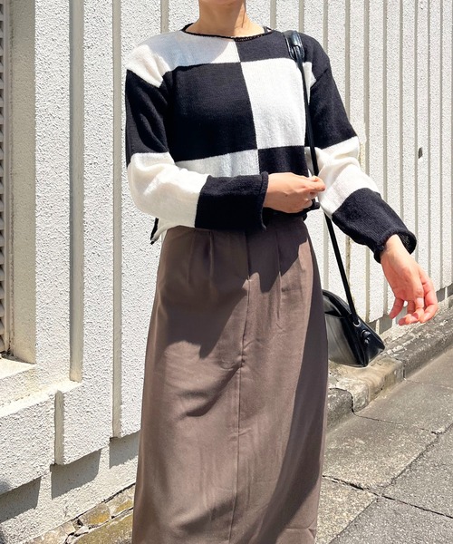 Jewelobe(ジュエローブ)の「ワイドチェッカーショートニットプルオーバー(ニット/セーター・レディース・ブラック/ベージュ/グリーン・FREE)」の1枚目の写真