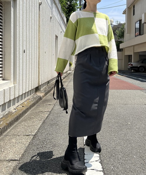 Jewelobe(ジュエローブ)の「ワイドチェッカーショートニットプルオーバー(ニット/セーター・レディース・ブラック/ベージュ/グリーン・FREE)」の6枚目の写真