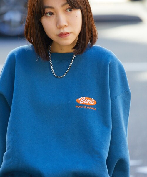 BEN DAVIS（ベンデイビス）の「【BEN DAVIS/ベンデイビス】別注オーバールワッペン刺繍クルーネックスウェット/裏起毛/ユニセックス（スウェット・メンズ・チャコールグレー/ライトグレー/グリーン/ブルー/イエロー・SMALL/MEDIUM/LARGE/X-LARGE）」の5枚目の写真