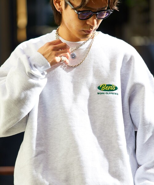 BEN DAVIS（ベンデイビス）の「【BEN DAVIS/ベンデイビス】別注オーバールワッペン刺繍クルーネックスウェット/裏起毛/ユニセックス（スウェット・メンズ・チャコールグレー/ライトグレー/グリーン/ブルー/イエロー・SMALL/MEDIUM/LARGE/X-LARGE）」の7枚目の写真