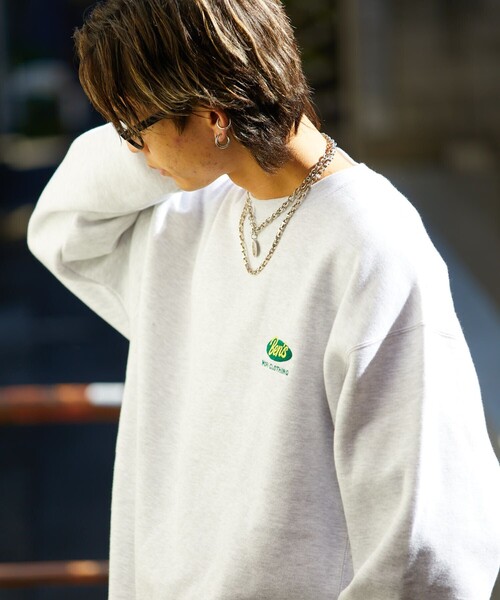 BEN DAVIS（ベンデイビス）の「【BEN DAVIS/ベンデイビス】別注オーバールワッペン刺繍クルーネックスウェット/裏起毛/ユニセックス（スウェット・メンズ・チャコールグレー/ライトグレー/グリーン/ブルー/イエロー・SMALL/MEDIUM/LARGE/X-LARGE）」の9枚目の写真