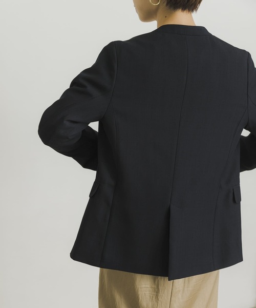 URBAN RESEARCH（アーバンリサーチ）の「ノーカラージャケット（ノーカラージャケット・レディース・ベージュ/ネイビー・38/36）」の6枚目の写真