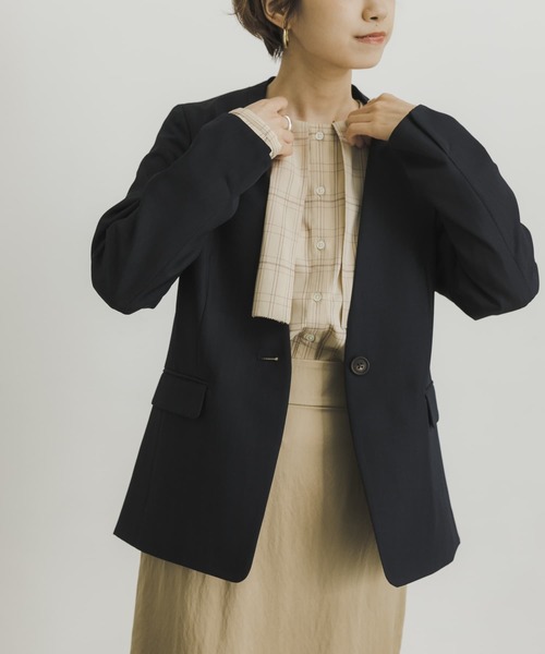 URBAN RESEARCH（アーバンリサーチ）の「ノーカラージャケット（ノーカラージャケット・レディース・ベージュ/ネイビー・38/36）」の7枚目の写真