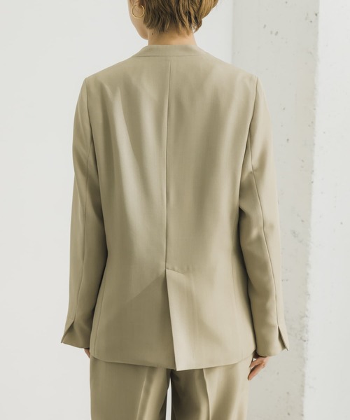 URBAN RESEARCH（アーバンリサーチ）の「ノーカラージャケット（ノーカラージャケット・レディース・ベージュ/ネイビー・38/36）」の14枚目の写真