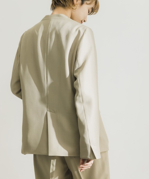 URBAN RESEARCH（アーバンリサーチ）の「ノーカラージャケット（ノーカラージャケット・レディース・ベージュ/ネイビー・38/36）」の19枚目の写真