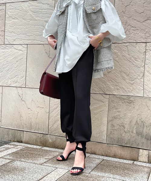 ELFRANK(エルフランク)の「ダンボールニットフロントスリットジョガーパンツ(その他パンツ・レディース・カーキ/オフホワイト/グレー/ブラック・FREE)」の16枚目の写真