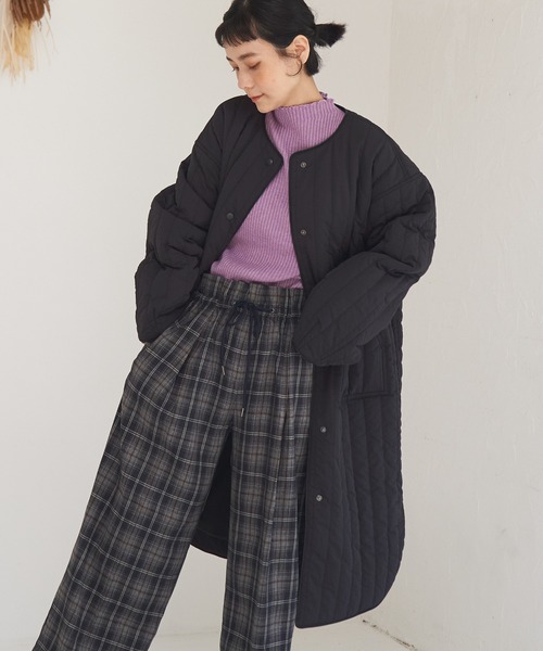 LBC(エルビーシー)の「縦キルトノーカラーロングコート(ノーカラーコート・レディース・オフホワイト/ダークオリーブ/ブラック・L/M)」の3枚目の写真