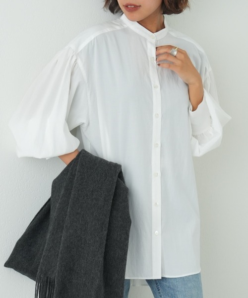 OUVRAGE CLASSE（ウヴラージュクラス）の「コットンギャザースリーブブラウス（シャツ/ブラウス・レディース・ホワイト/グレイッシュベージュ・FREE）」の2枚目の写真