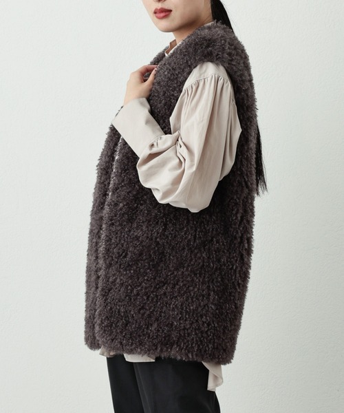 OUVRAGE CLASSE（ウヴラージュクラス）の「コットンギャザースリーブブラウス（シャツ/ブラウス・レディース・ホワイト/グレイッシュベージュ・FREE）」の5枚目の写真