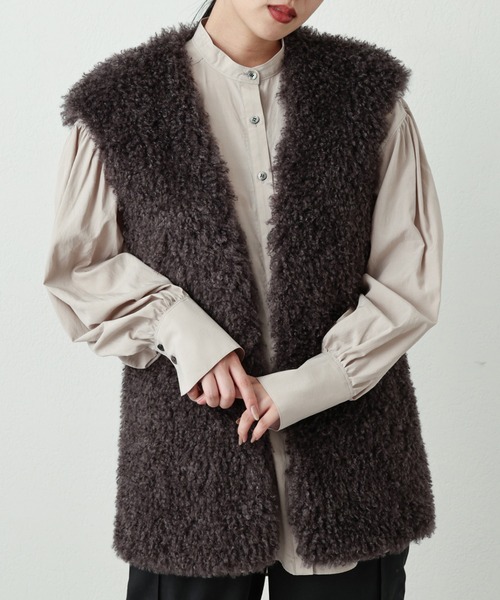 OUVRAGE CLASSE（ウヴラージュクラス）の「コットンギャザースリーブブラウス（シャツ/ブラウス・レディース・ホワイト/グレイッシュベージュ・FREE）」の4枚目の写真