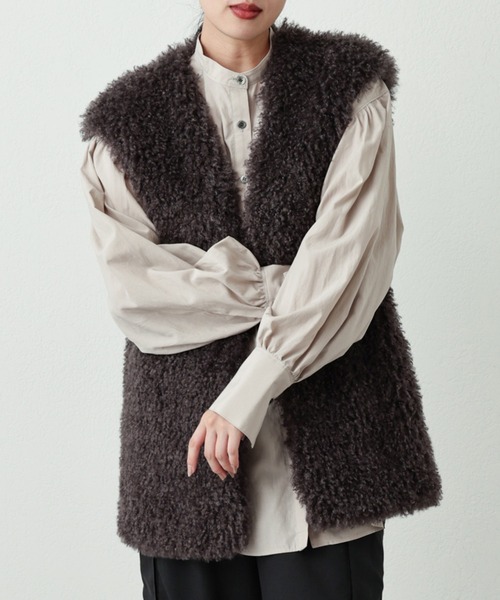 OUVRAGE CLASSE（ウヴラージュクラス）の「コットンギャザースリーブブラウス（シャツ/ブラウス・レディース・ホワイト/グレイッシュベージュ・FREE）」の6枚目の写真