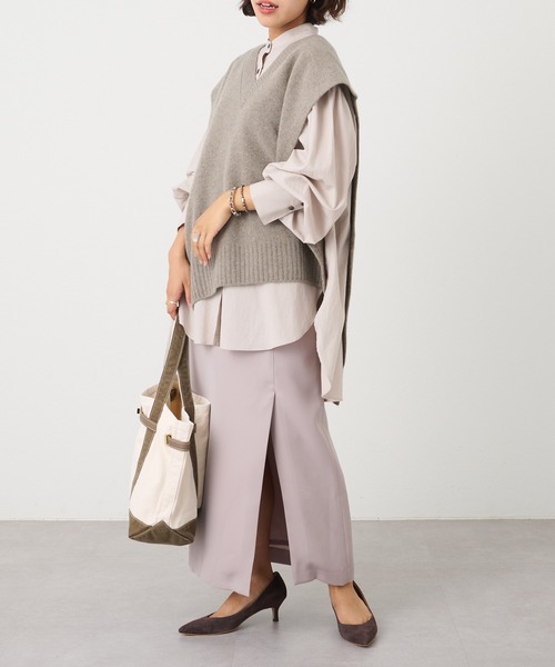 OUVRAGE CLASSE（ウヴラージュクラス）の「コットンギャザースリーブブラウス（シャツ/ブラウス・レディース・ホワイト/グレイッシュベージュ・FREE）」の13枚目の写真